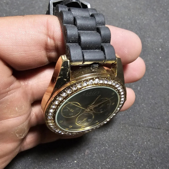 Ashley Princess Ladies Quartz Watch Gold Tone Black Dial Diamond Bezel Working s - Picture 2 of 10